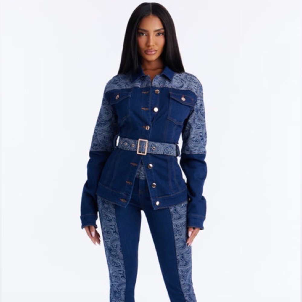 ~High-Waist Dark Wash Skinny Jeans w/Paisley Detailing~